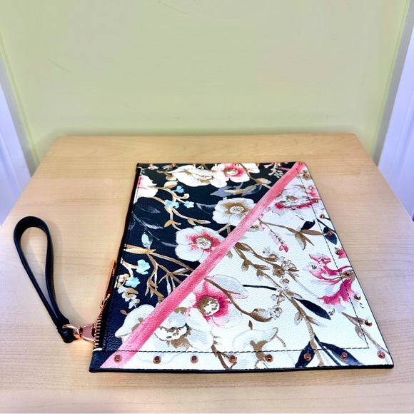 White House Black Market Floral Flat Clutch - Picture 3 of 11